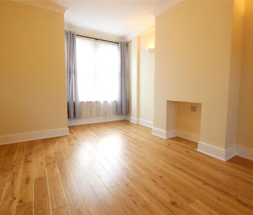 2 bedroom semi-detached house to rent - Photo 5