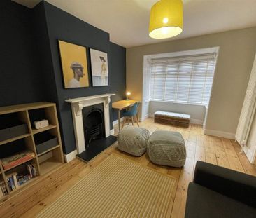 4 bedroom semi-detached house to rent - Photo 3