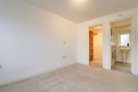 4 bedroom detached house to rent - Photo 5