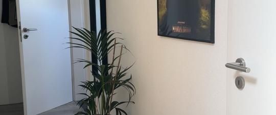 Dachgeschosswohnung inkl. Einbauküche und PKW-Stellplatz - Photo 1