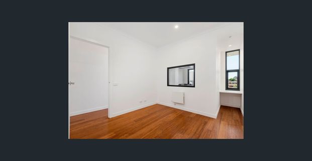 Easy Living 1 Bedroom Apartment on Higher Level! - Photo 1