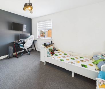 Fixed Price £1,950 pcm - Available Now - Unfurnished - Photo 3