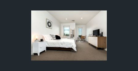 MODERN TOWNHOUSE IN PRIME LOCATION. - Photo 4