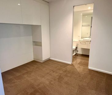 2 Bedrooms Apartment Living in the heart of the City- Unfurnished - Photo 2