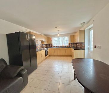10 Bedroom Student Home – Llanbleddian Gardens - Photo 5