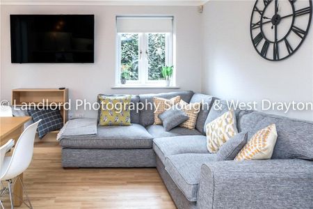 Broomfield, Guildford, Surrey, GU2 8LH - Photo 2