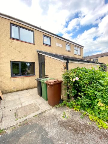 3 Bed Terraced House, Elmhurst Close, LS17 - Photo 5