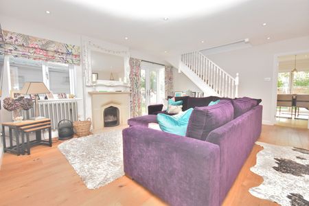 4 Bedroom Detached House To Rent - Photo 2