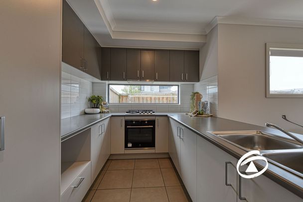 22 Bronnie Street, 3978, Clyde North Vic - Photo 1