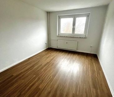 Schöne 2-Raum-Wohnung mit Aufzug und Balkon! - Photo 1