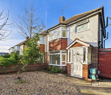 3 bedroom semi-detached house to rent - Photo 3