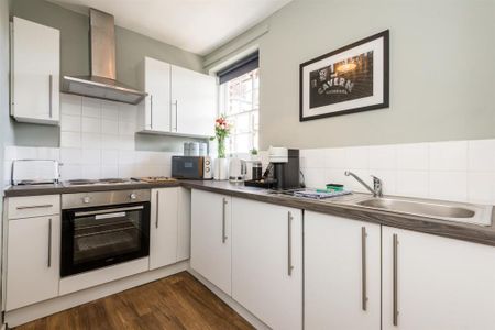 2 bedroom flat to rent - Photo 4