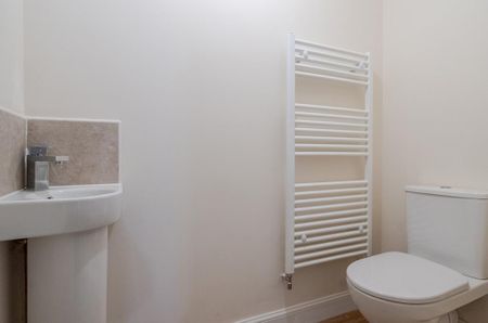 4 bedroom detached house to rent - Photo 4