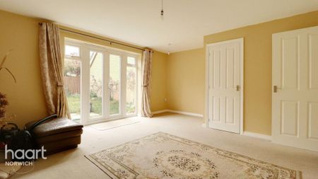 3 bedroom semi-detached house to rent - Photo 3