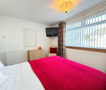 3 bedroom semi-detached house to rent - Photo 6