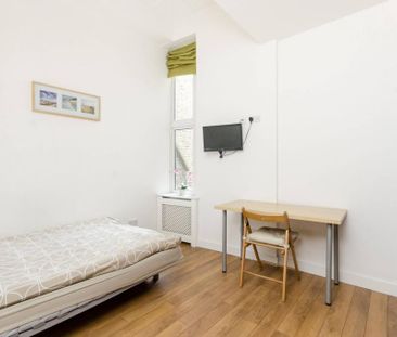 Flat 23 West Cromwell Road, Earls Court SW5 9QL - Photo 2