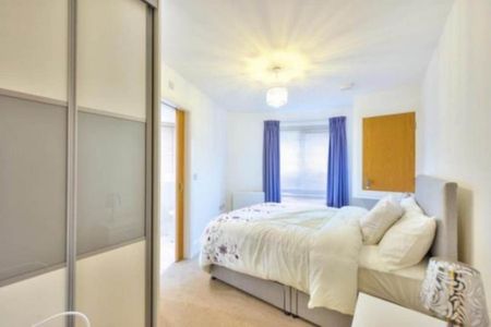 2 bedroom flat to rent - Photo 3