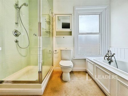 4 bedroom townhouse to rent Grosvenor Road, Norwich, NR2 - Photo 5