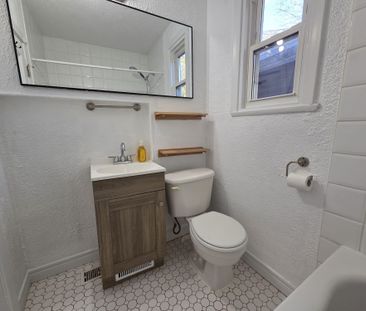 For Lease - 19 Orley Avenue Unit# Main, Toronto, Ontario - Photo 4