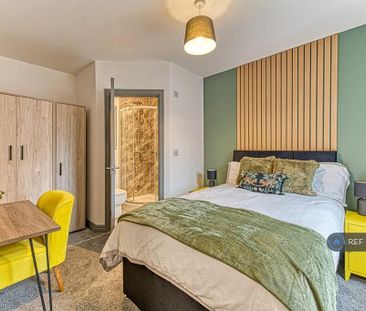 1 bedroom in a house share to rent - Photo 1