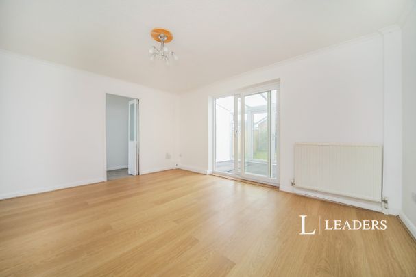 3 bedroom house to rent Sturdee Close, Thetford, IP24 - Photo 1