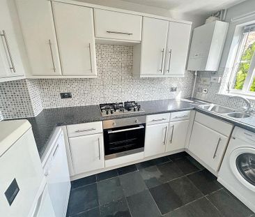 3 bedroom terraced house to rent - Photo 5
