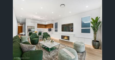 "Semi Detached Brand-New Inner City Sanctuary" - Photo 2