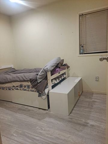 Good location, secured apt with Tennis courts - Photo 4