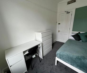 Alexandra Road, Mutley - Photo 2