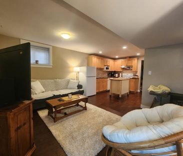 Beautiful One Bedroom Suite in Cloverdale Including Utilities - Photo 3