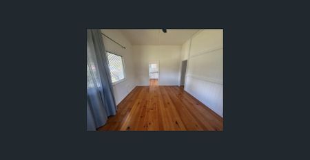 Coastal Charm – 3-Bedroom Home in Burnett Heads - Photo 2