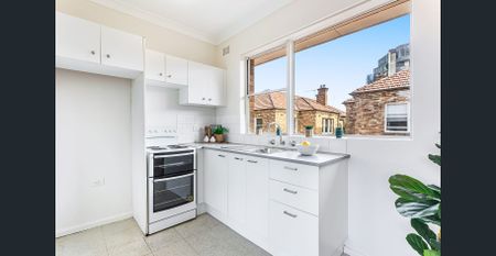 CONVENIENT ONE BEDROOM APARTMENT - Photo 4