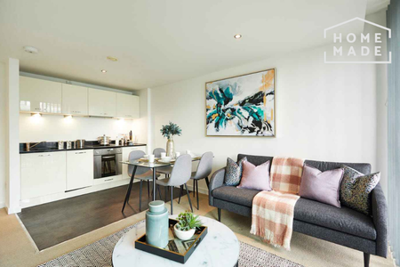 2 bedroom flat to rent - Photo 2