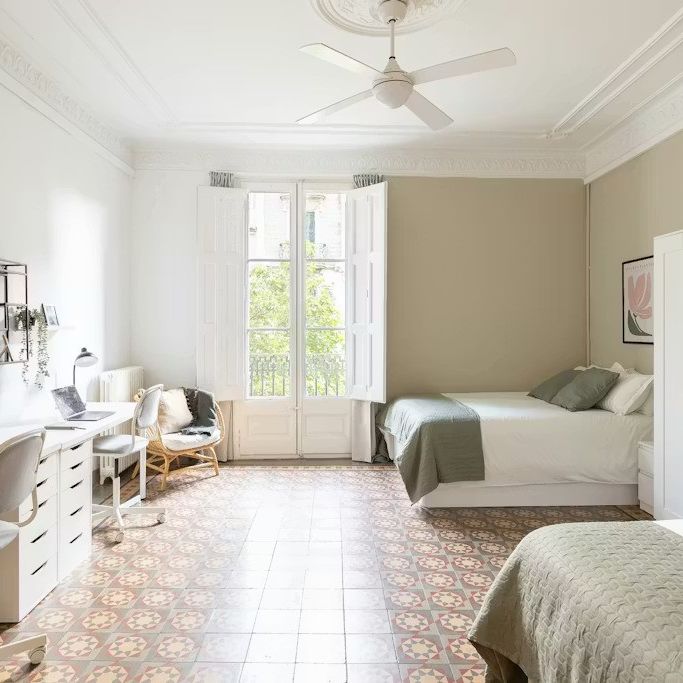 Carrer de Bailèn, Barcelona, Catalonia 08010 - Photo 1