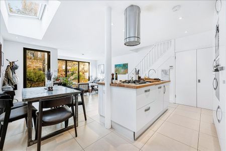 2 bedroom maisonette to rent - Photo 4