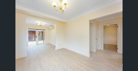 Immaculate Two Level Family Home - Photo 5