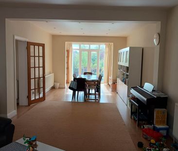 4 bed semi-detached to rent - Photo 2