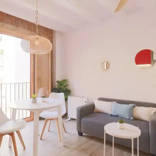 Piso de alquiler en El Raval - Foto 1