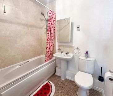 2 bedroom flat to rent - Photo 6