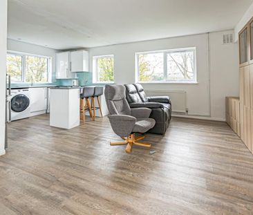 2 bedroom Flat To Let - Photo 5