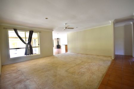 Welcome to 14 Rodeo Drive, North Casino - Photo 2