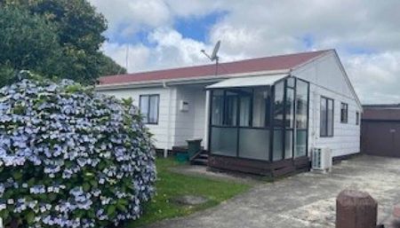 TWO BEDROOMS - LEVIN - Photo 4