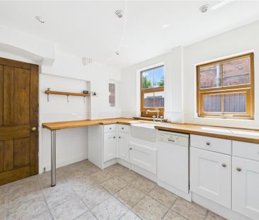 2 bedroom Terraced House to rent - Photo 4