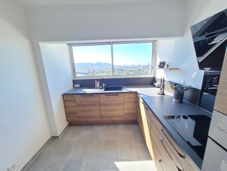 Appartement 3 pièces 62m2 MARSEILLE 11EME 890 euros - Photo 5