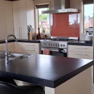 Elevated executive home - Photo 2