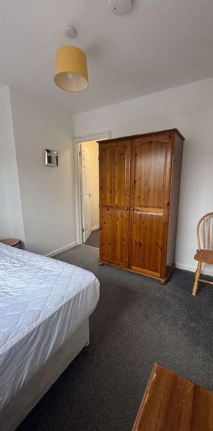 1 bedroom in a house share to rent - Photo 1