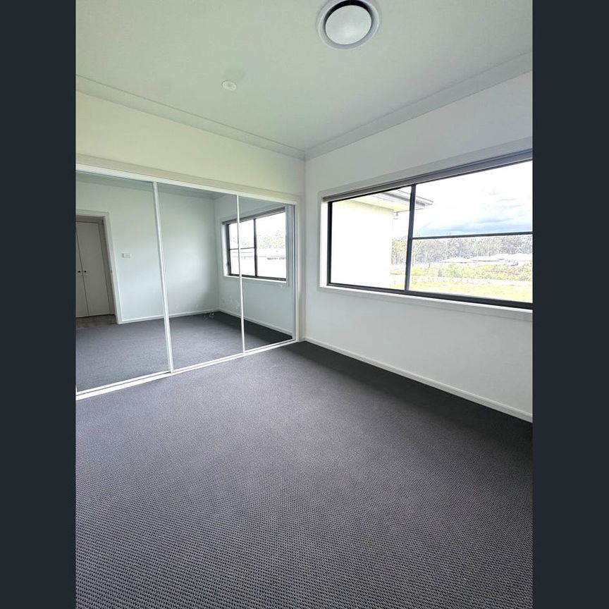 BRAND NEW HOME WITH A MASSIVE YARD! - Photo 1