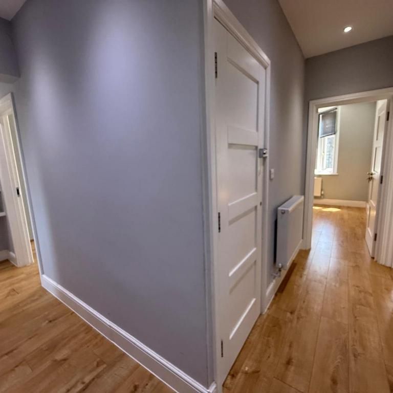 3 bedroom flat to rent - Photo 1