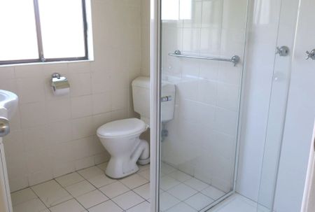 Cosy Two Bedroom Home in Great Location! - Photo 5