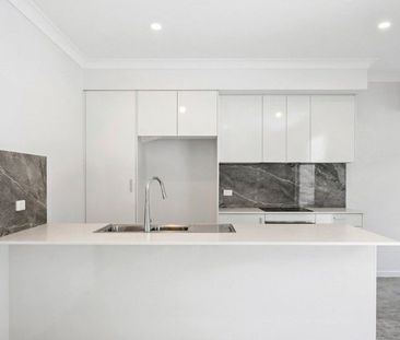 Modern 3 Bedroom Townhouse in Joyner - Photo 5